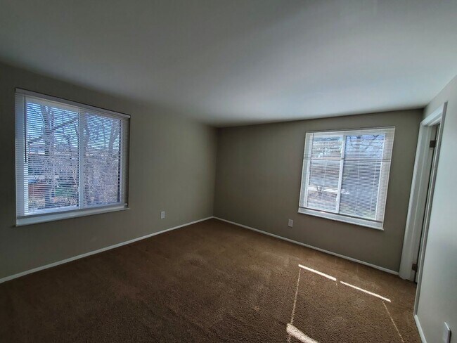 Building Photo - 7516 Pebblestone Dr