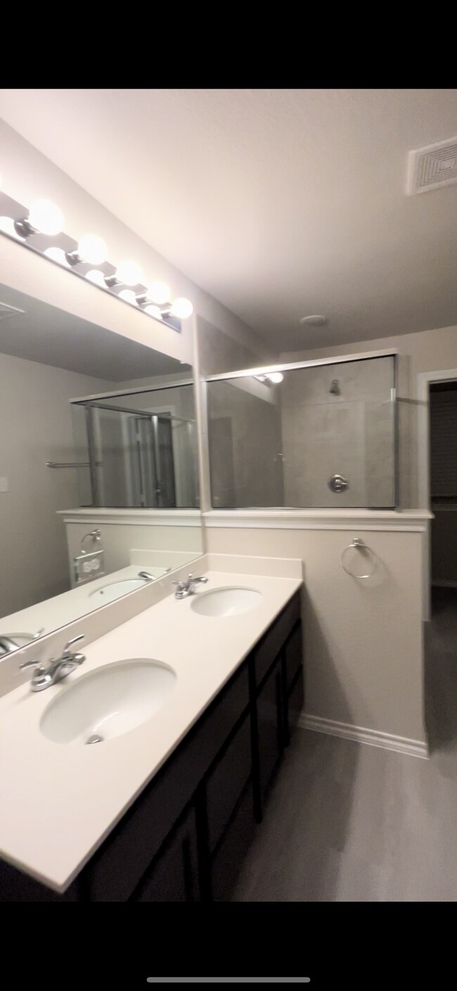 Building Photo - 2312 Davenport Dr
