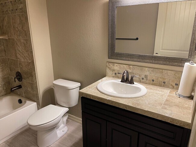 Building Photo - AMAZING TOWNHOME RIGHT OFF NORTH GATE CLOSE TO AFA & MONUMENT!!!!!!