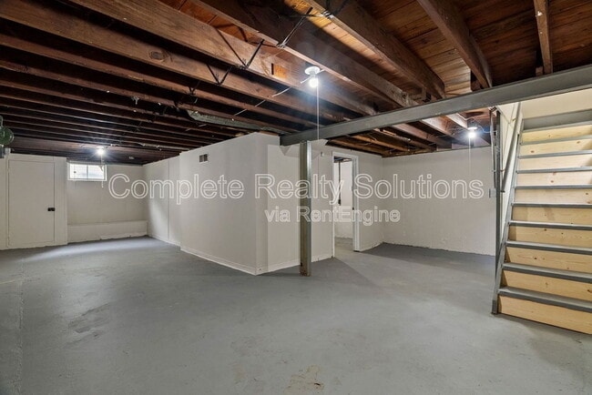 Building Photo - 270 Estridge Rd