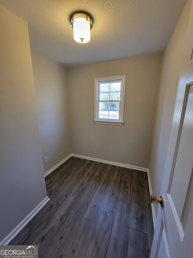Building Photo - 25 Elberta Dr