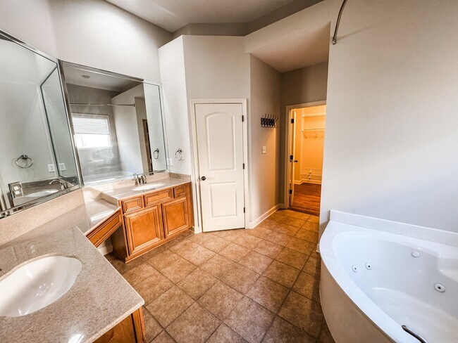 Building Photo - 4776 White Pass Dr