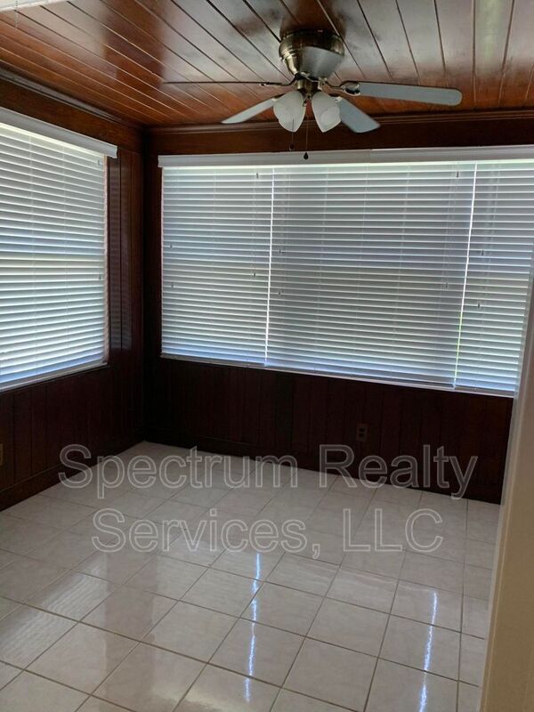 Building Photo - 2151 Traymore Rd