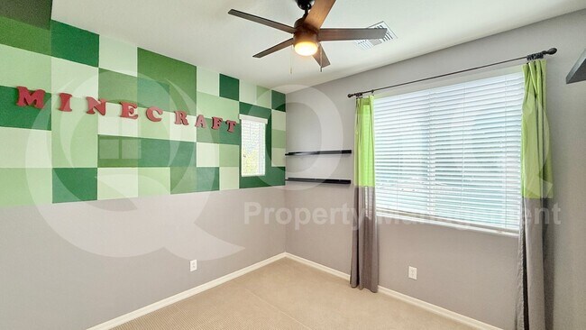 Building Photo - 3945 E Mesquite St