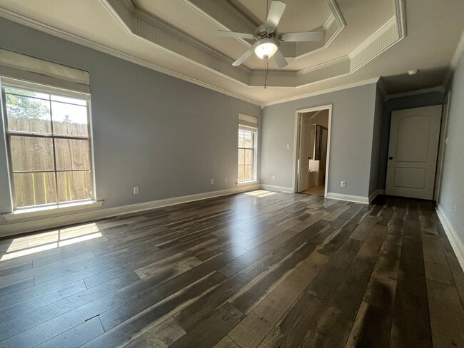 Building Photo - 1050 Azalea Garden Dr