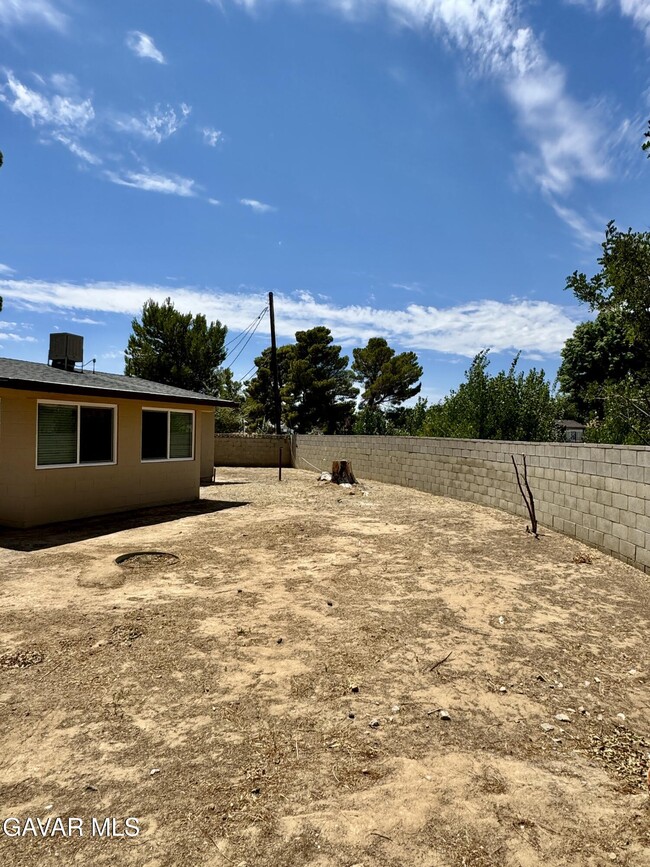 Building Photo - 21325 Bancroft Ct