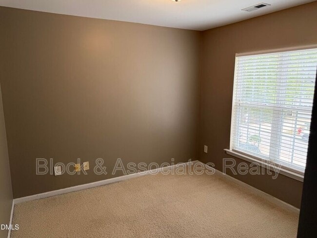 Building Photo - 1414 Crimson Creek Dr
