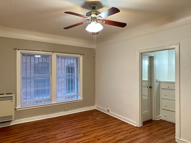 1st Floor Studio - Edgemont & Banbury Manor Apartments