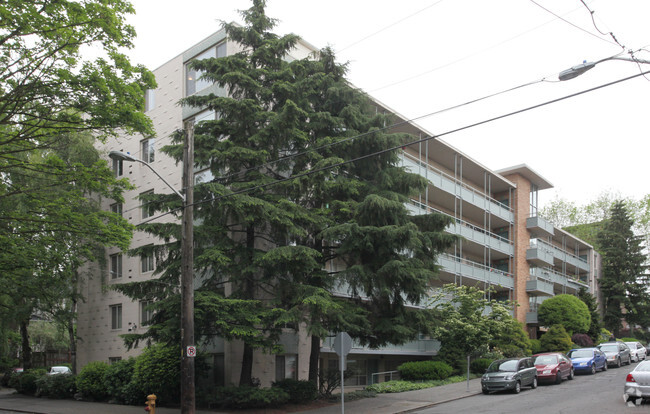 Primary Photo - East Mercer Apartments