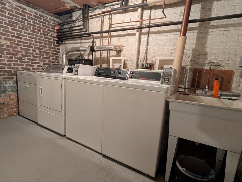 FREE Laundry Machines in Basement - 3538 N Reta Ave
