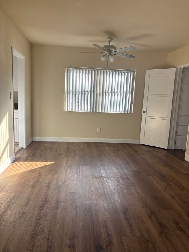 Building Photo - 9016 Reading Ave