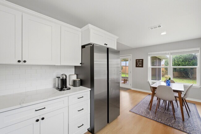 Building Photo - 1222 Bartram Ln