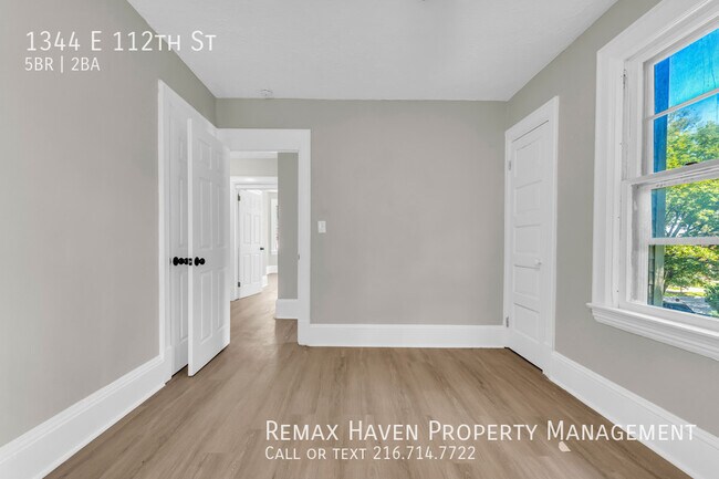 Building Photo - 1344 E 112th St