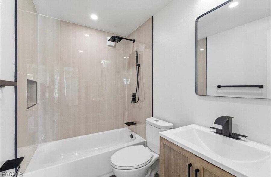 Building Photo - 13670 Dowitcher Dr