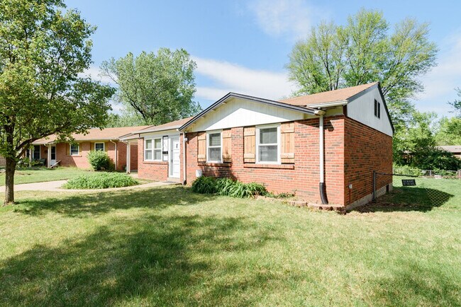 Building Photo - 2104 Foggy Bottom Dr