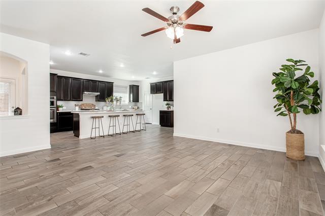 Building Photo - 2104 Miramar Dr