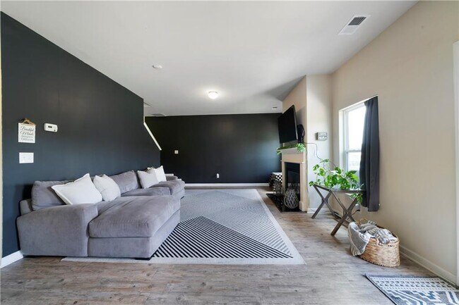 Building Photo - 303 Horizon Trace