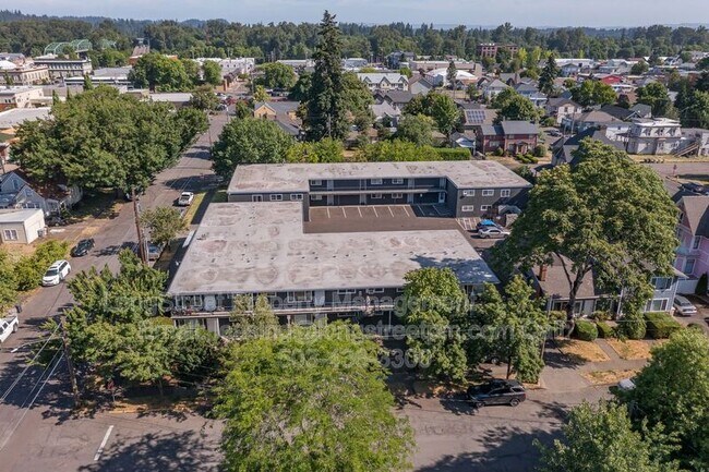 Building Photo - 205 6th Ave SE