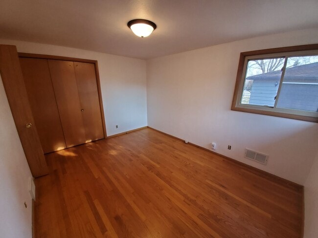 Building Photo - 3 bedroom Northside ranch
