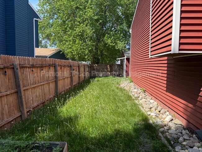 Building Photo - 2119 2nd Ave E