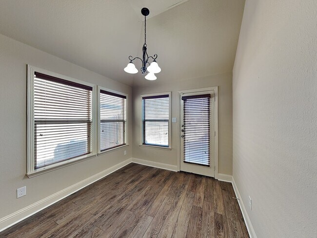 Building Photo - 5860 Burgundy Rose Dr