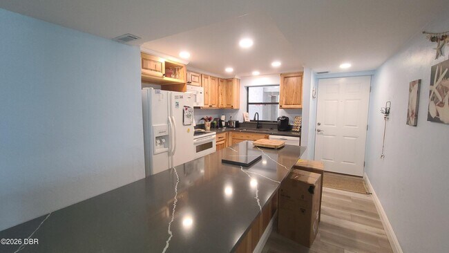 Building Photo - 3747 S Atlantic Ave