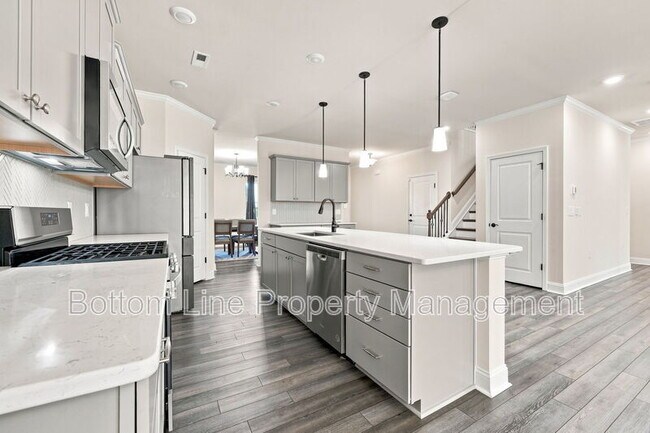 Building Photo - 2230 Bethpage Dr