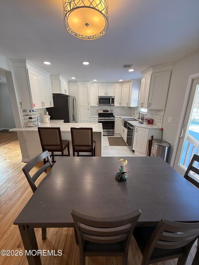 Building Photo - 45 Harbor Inn Rd