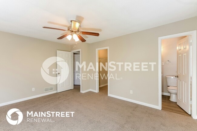 Building Photo - 4868 Zinzendorf Dr