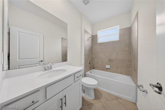 Building Photo - 2224 Dragonfruit Wy