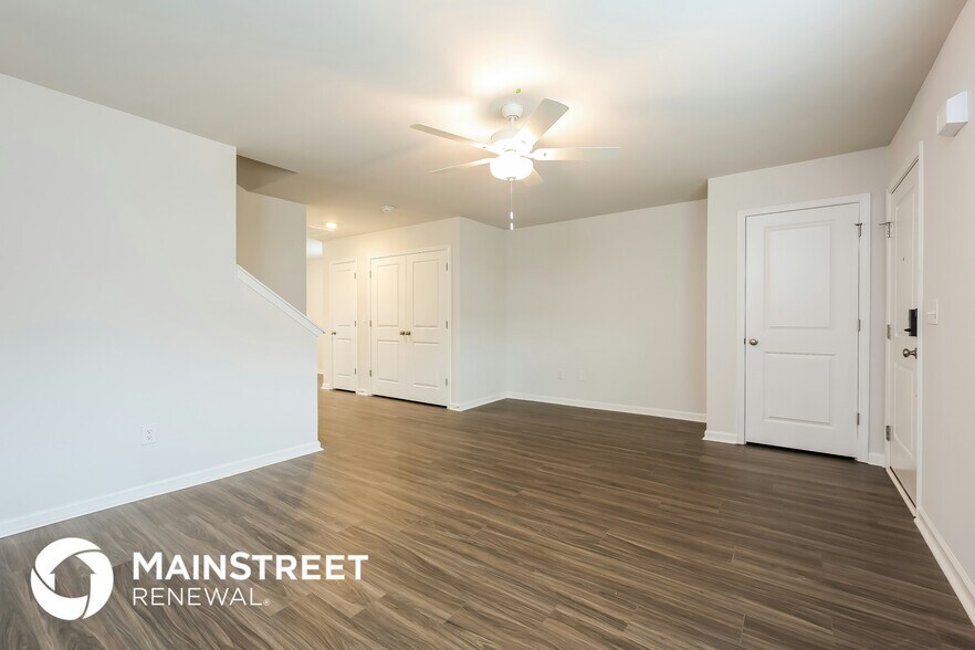 Building Photo - 647 Blossom Run