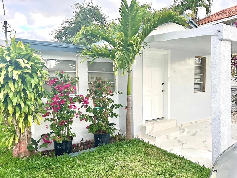 Primary Photo - 5870 SW 20th St