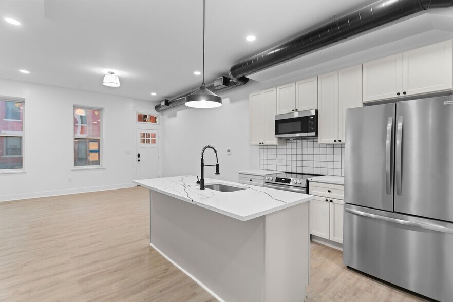 Kitchen - 2035 Forbes Ave