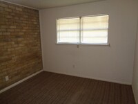 Building Photo - 701 Foster Dr