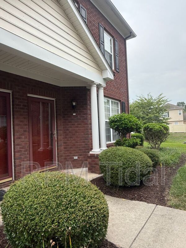 Building Photo - 5813 Ludington Dr