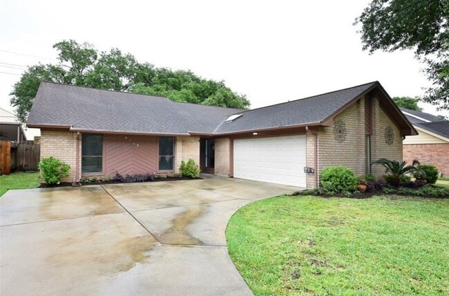 Primary Photo - 9115 Woodleigh Dr