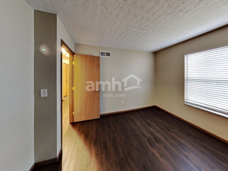 Building Photo - 3345 Trentshire Dr
