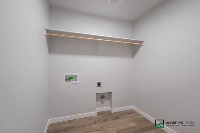 Building Photo - BRAND NEW 4 Bed 2.5 Bath Home