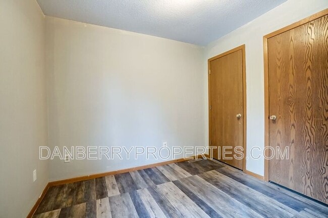 Building Photo - 3164 Kylemore Rd