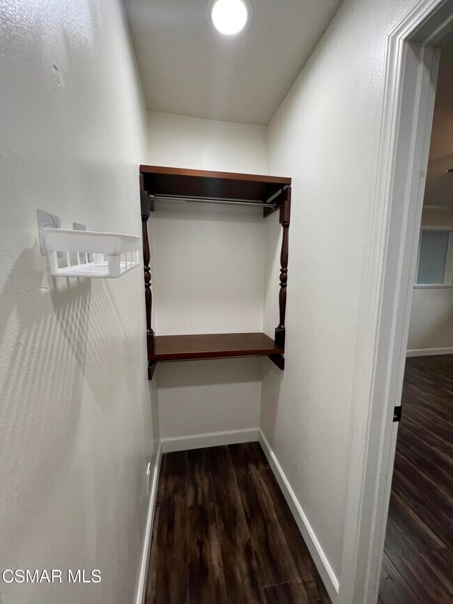 Building Photo - 334 W Avenida De Las Flores