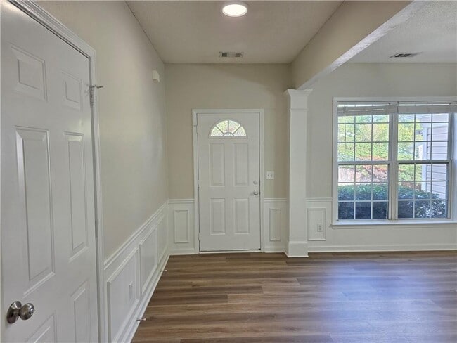 Building Photo - 137 Kenninghall Ct