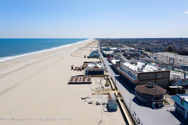 Building Photo - 120 Randall Ave