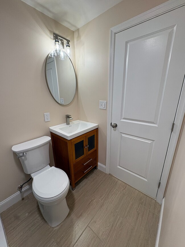 Building Photo - 516 Delaware Ave