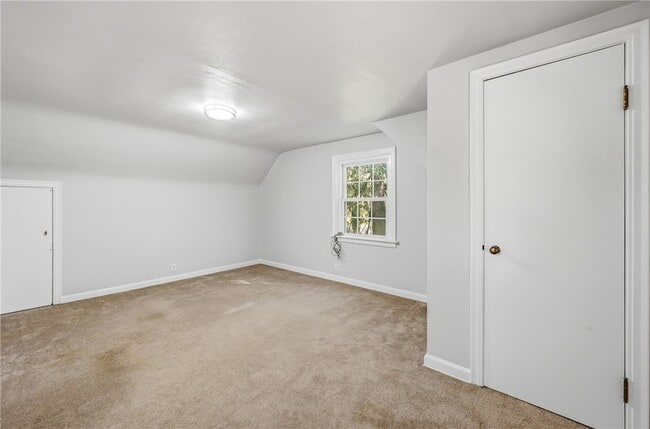 Building Photo - 1060 S Hermitage Rd