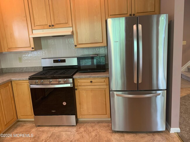 Building Photo - 43 Banyan Blvd