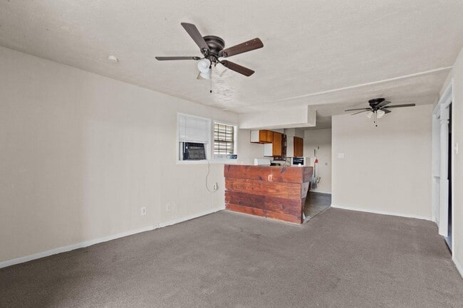 Building Photo - Cute 2 Bedroom/ 1 Bath in the Heart of Galveston