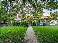 Building Photo - 817 W Rochelle Rd