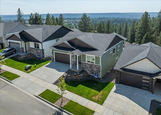 Building Photo - $3,375 - 4 Bed / 3 Bath Stunning Brand New Build Home with Panoramic Views