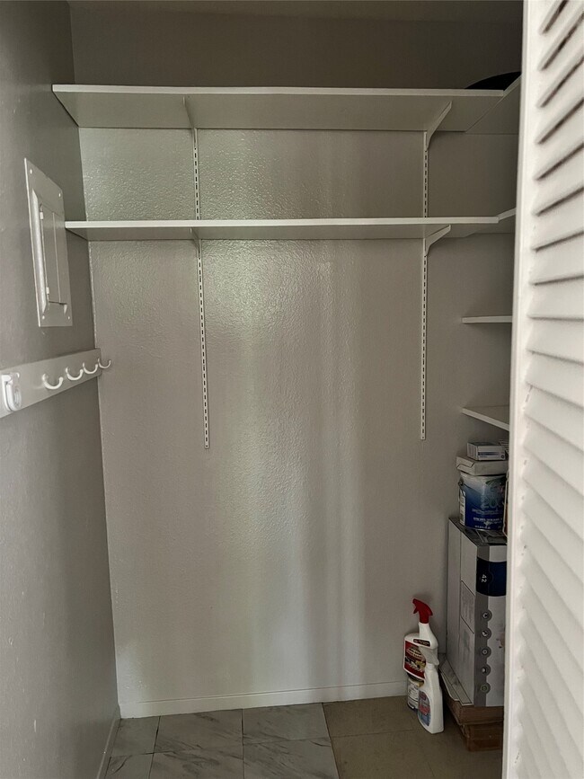 Building Photo - 5001 Lamonte Ln