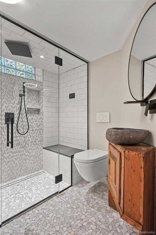 Building Photo - 2120 Buckingham Ave